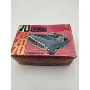 AMT y723 1970 Oldsmobile Toronado annual VINTAGE kit 1/25  built stock car